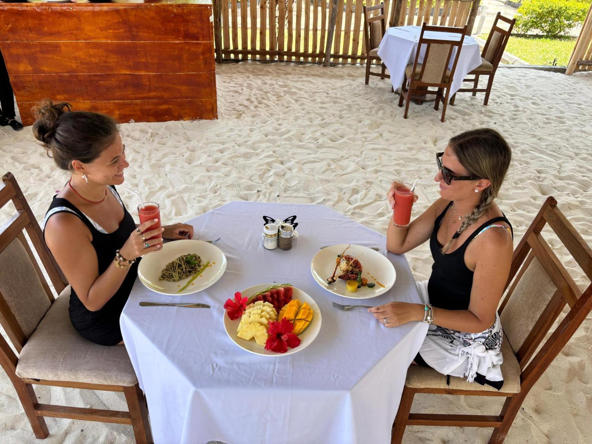 Relax Hotel Taj Nungwi Ngoại thất bức ảnh